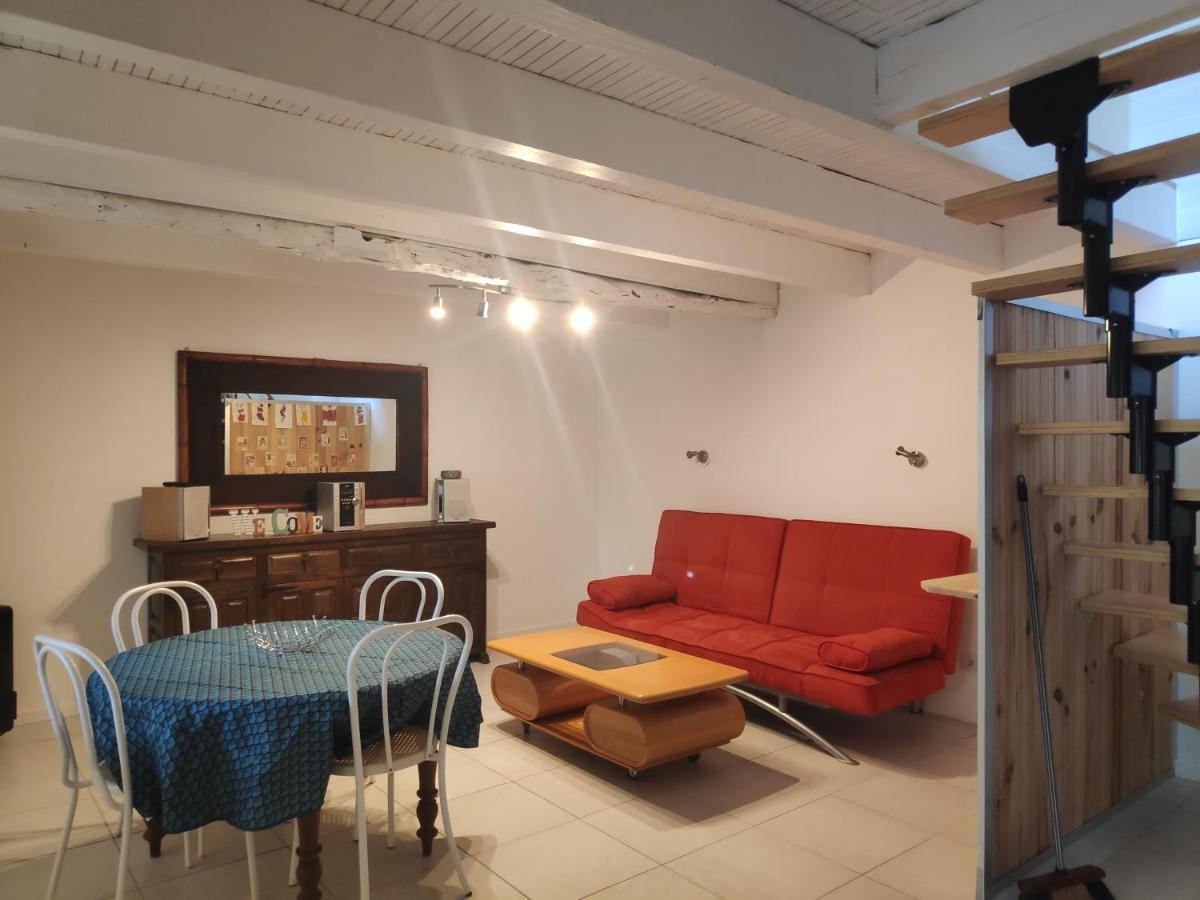 Maison 4 Personnes Caillac Exterior photo